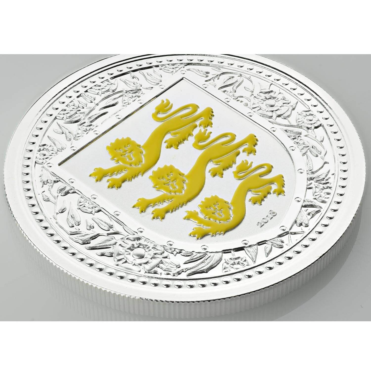2018 Royal Arms of England 1 oz Silver Color Coin (Yellow)