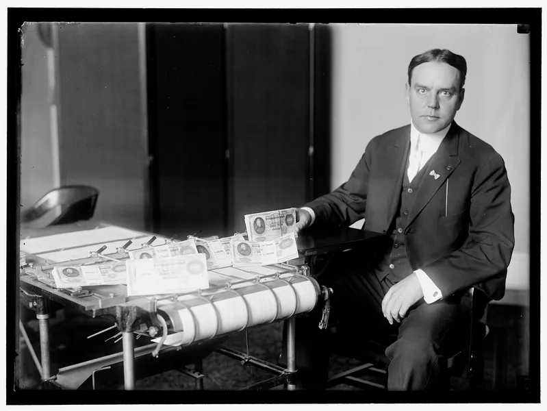 Engraving And Printing Bureau Of. Treasury Department. Exhibiting Money Lccn2016865756
