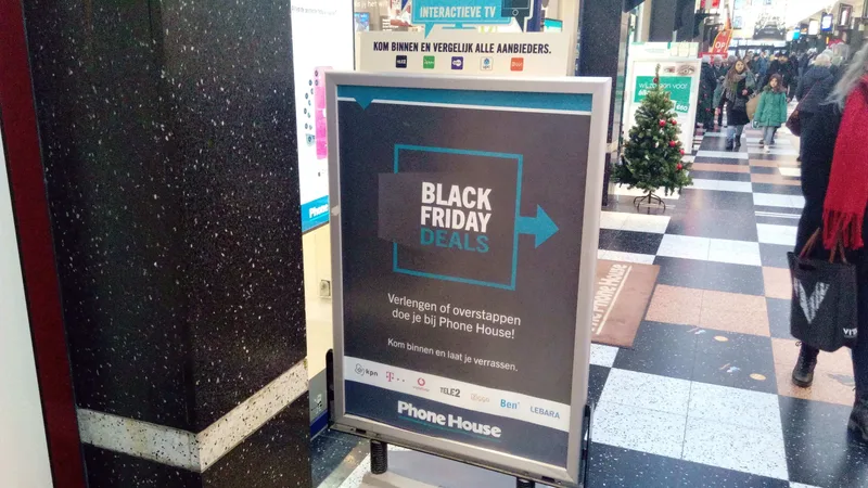 Black Friday Deals Sign At The Phone House Veendam 2019 02